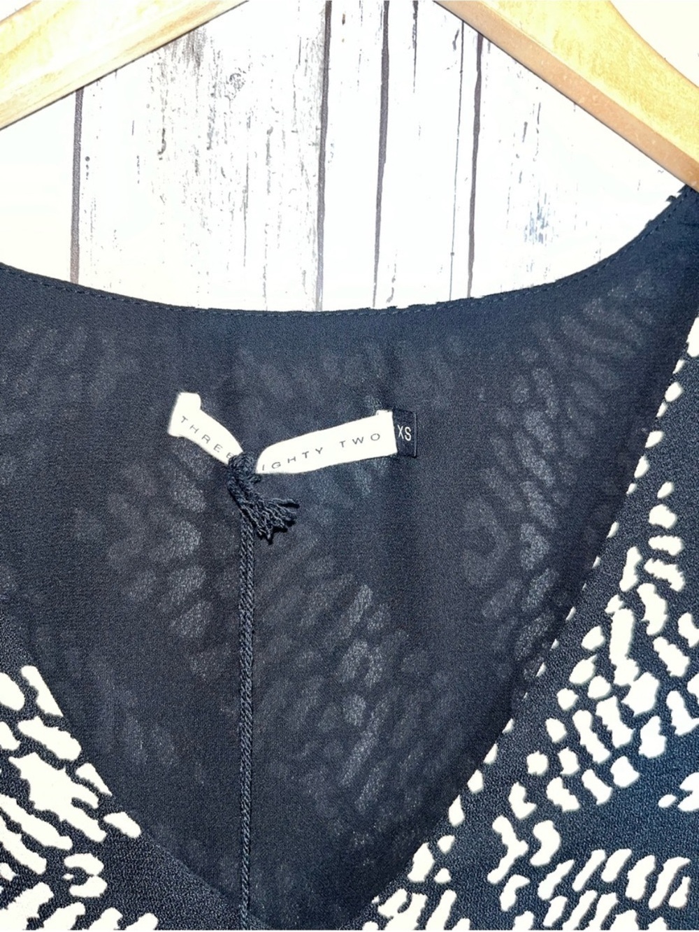 Three Eighty Two NWT Black White Geometric Print Sleeveless Dress XS Flowy Hem - Picture 5 of 5
